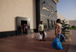 من بينهم 3صحفيات.. النيابة العامة تخلي سبيل 42 شخصاً من المحبوسين احتياطياً