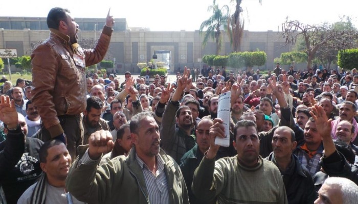 إخلاء سبيل عمال "غزل المحلة" بعد القبض عليهما على خلفية إضراب الأدنى للأجور