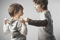 الاضطرابات السلوكية لدى الأطفال.. العلامات والأعراض وطرق العلاج