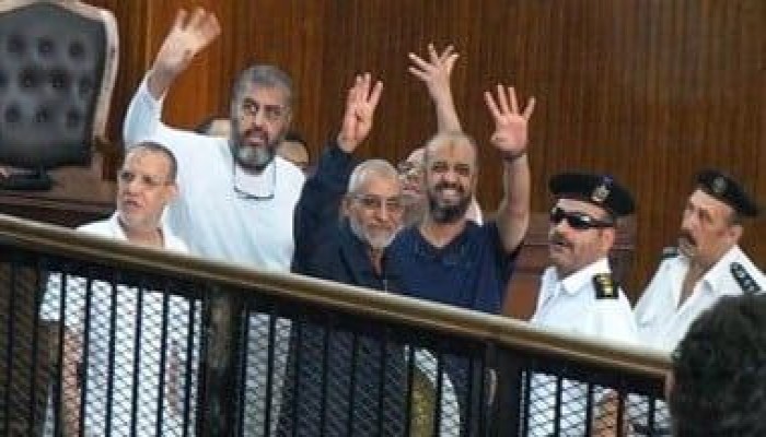 محكمة الجنايات تجدد حبس نجلى الشاطر و البلتاجي 45 يوماً .
