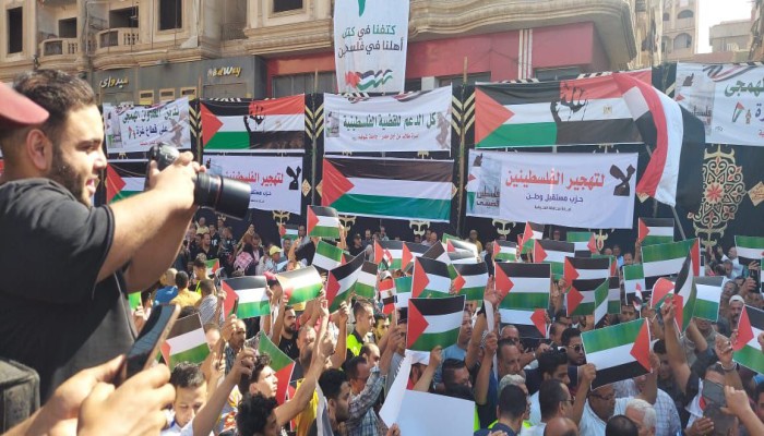رويترز: الانقلاب في مصر يحتجز طلابا لتضامنهم مع غزة