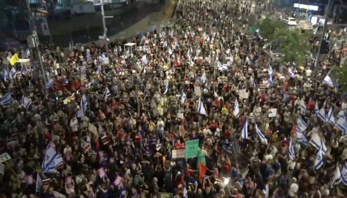 شرطة الاحتلال تعتقل عشرات المتظاهرين في تل أبيب (فيديو)
