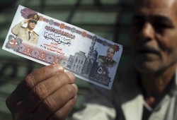 نواب السيسي: ديون مصر تتجاوز 16 تريليون جنيه