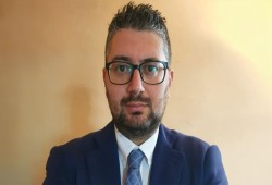 باحث إيطالي: الاضطرابات تدفع إلى زيادة أزمات اقتصاد مصر