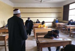 "اختلاف الآراء بين طلاب القسم الأدبي في الثانوية الأزهرية حول امتحان القرآن الكريم"