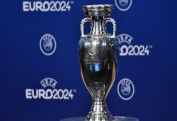 "اليورو" الحدث الكروى الاهم هذا العام.....مطحنة كروية