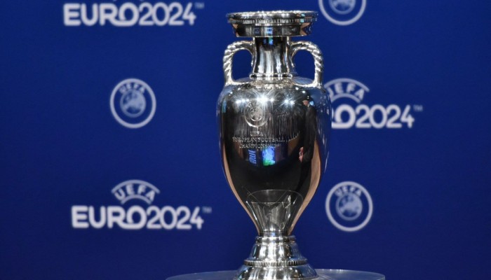 "اليورو" الحدث الكروى الاهم هذا العام.....مطحنة كروية