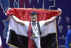 ابطال مصر يهانون..... "بطل رفع الأثقال المصري يستهزئ بمكافأة 100 دولار"