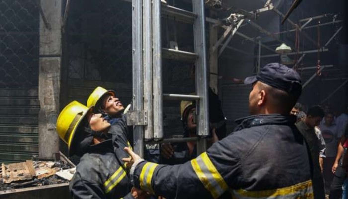 اندلاع حريق كبير بالبراجيل في مصر أسفر عن إصابة عدد من الأشخاص بالاختناق