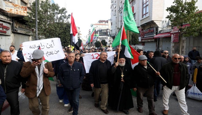 استطلاع رأي يفيد تأييد الفلسطينيين للكفاح المسلح
