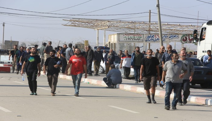 إسرائيل تجمد تصاريح العمل لـ 80 ألف فلسطيني من الضفة الغربية