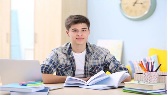 بعد انتهاء عيد الأضحى.. ما حقوق الطالب داخل لجان امتحانات الثانوية العامة؟