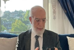 الداعية المصري عمر عبد الكافي يعلق على شائعات وفاته