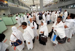 بعد وفاة مئات الحجاج.. مصر تسحب رخص 16 شركة سياحة بتهمة التحايل