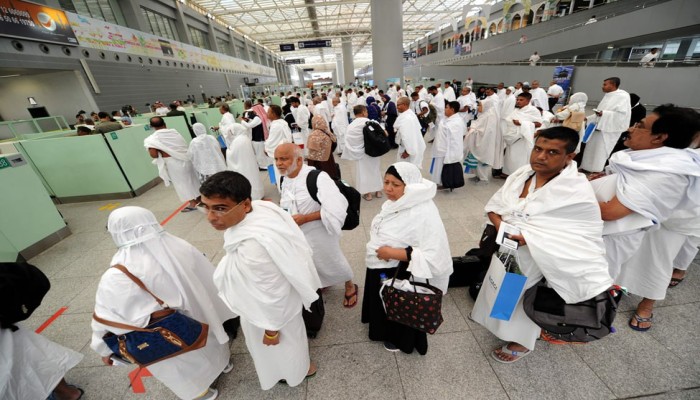 بعد وفاة مئات الحجاج.. مصر تسحب رخص 16 شركة سياحة بتهمة التحايل