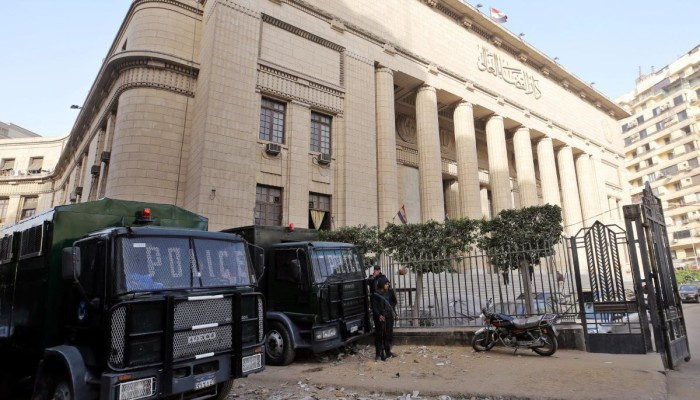 جنايات القاهرة تنظر اليوم تجديد حبس عشرات المتهمين السياسيين في 44 قضية سياسية
