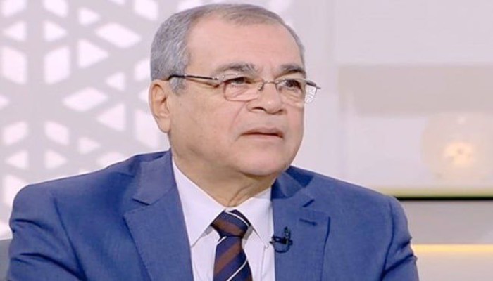 مسؤول حكومي سابق: الكهرباء قاطعة في بيتي من 4 ساعات وأصحاب الكمبوندات الراقية لا تنقطع عنهم (فيديو)