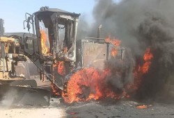 حريق هائل يلتهم معدات ولوادر محطة شركة الرصف الحكومية في الوادي الجديد