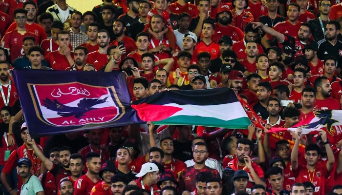 تجديد حبس 61 من مشجعي الأهلي بينهم رافع علم فلسطين