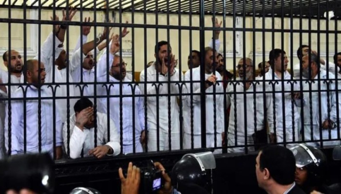 المفوضية المصرية: انسحاب جماعي للمحامين من جلسة بعد إعلان القاضي نظر 1000 متهم ومطالبتهم بعدم الحديث