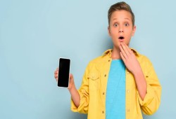 كيف تحمي طفلك من  المحتوي الجنسي علي منصات التواصل الاجتماعي ؟
