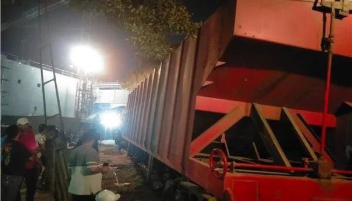 إصابة 4 أشخاص إثر خروج قطار عن القضبان بالإسماعيلية