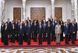 حكومة الانقلاب الجديدة لاحقتهم شبهات فساد ومفاجأة في الدفاع