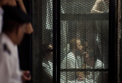 منظمة حقوقية: حبس 917 مصرياً في سجون السيسي خلال نصف عام