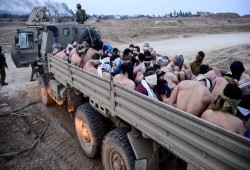 الشاباك: ازدحام السجون بالأسرى الفلسطينيين تهديد لأمننا
