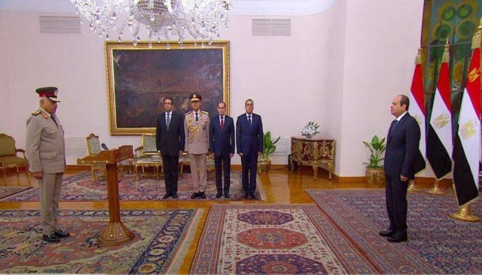 وزير الدفاع الجديد يشعل منصات التواصل الاجتماعي في مصر