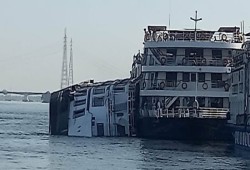 سقوط موكب زفاف بالنيل ووفاة العروسين ومدعوين غرقا