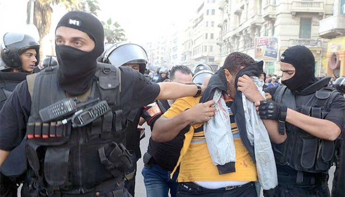 تحذير من حملة اعتقالات عشوائية والانسياق وراء دعوات للتظاهر في مصر