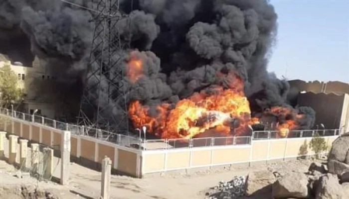 اندلاع حريق هائل في محول كهرباء بأسوان