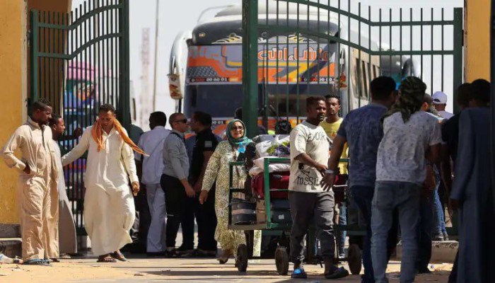 عريضة للتوقيع.. تُطالب بالتصدي لخطابات الكراهية والعنصرية ضد السودانيين في مصر ووقف "الترحيل"
