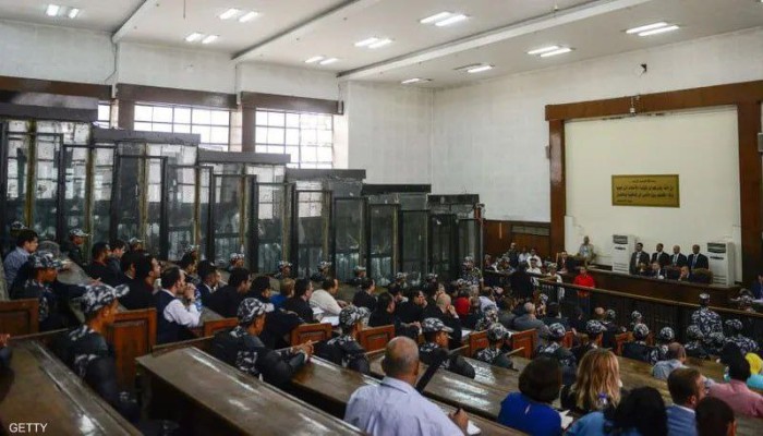 جنايات القاهرة تنظر اليوم تجديد حبس عشرات المعتقلين في 25 قضية سياسية