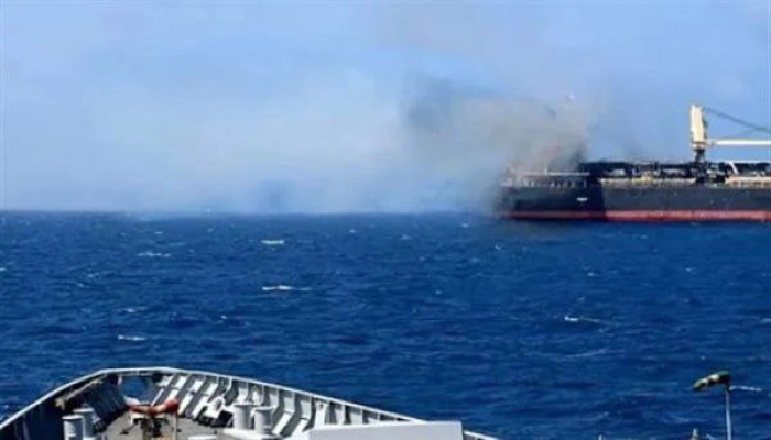الحوثيون يعلنون استهداف سفينة إسرائيلية في خليج عدن