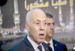 «على خطى السيسي».. ديكتاتور تونس يعتزم تقديم مرشح “كومبارس” أمامه في انتخابات الرئاسة
