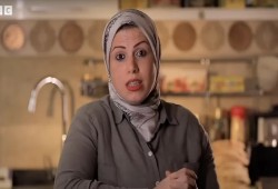 إخلاء سبيل مراسلة "BBC" في مصر بكفالة مالية بعد اعتقالها.. والسبب "خبر"