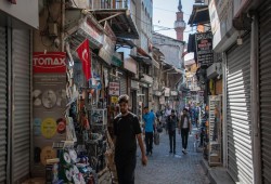 تركيا تتمسك بعدم رفع جديد للحد الأدنى للأجور ومخاوف عمالية من زيادة الفقر