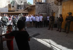 القدس: مستوطنون غير شرعيين يستولون على منزل في حي سلوان