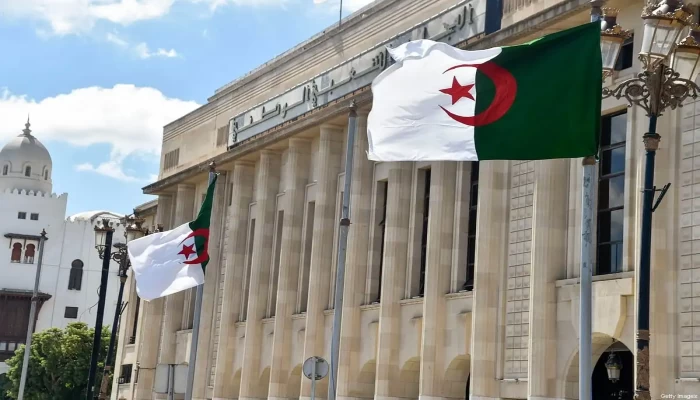 دار نشر جزائرية تغلق أبوابها بسبب جدل حول رواية حائزة على جوائز