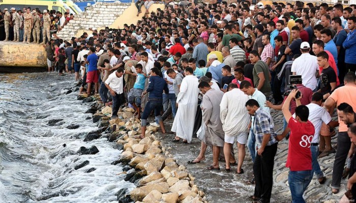 غرق مركب هجرة غير شرعية قرب سواحل السلوم على متنها 131 شخصاً