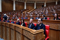 نواب يرفضون منح الثقة لحكومة الانقلاب الجديدة