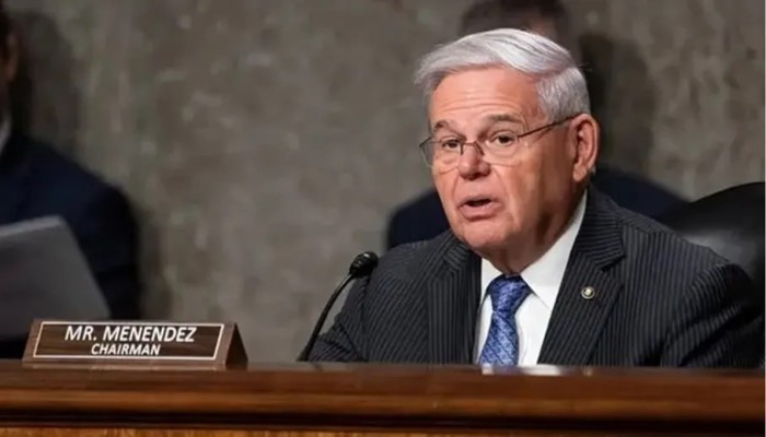 "نظام شوه سمعة مصر".. هل تمثل إدانة السيناتور مينينديز إدانة للسيسي؟