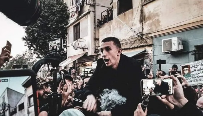 أمنستي تطالب الجزائر بالإفراج عن "تجاديت" شاعر الحراك