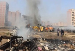 خسائر بالملايين.. حريق هائل يلتهم عدة محلات ملابس في مصر