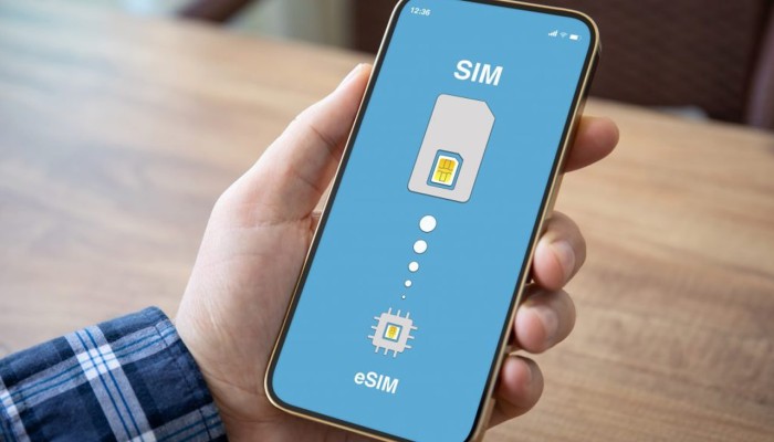ما الذى يعنيه تشغيل شرائح الاتصالات المدمجة “esim” للمستخدمين؟