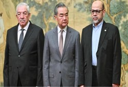 هذا ما اتفقت عليه الفصائل الفلسطينية في بكين.. حماس وفتح ترحبان