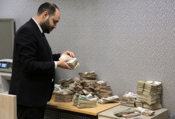 ارتفاع الدولار في مصر... وعودة السوق السوداء