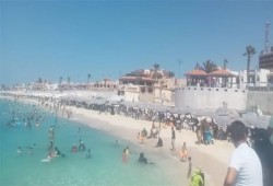 رفع درجة الاستعداد القصوى بشواطئ مطروح.. وتوجيهات بغلقها عند تغير حالة البحر